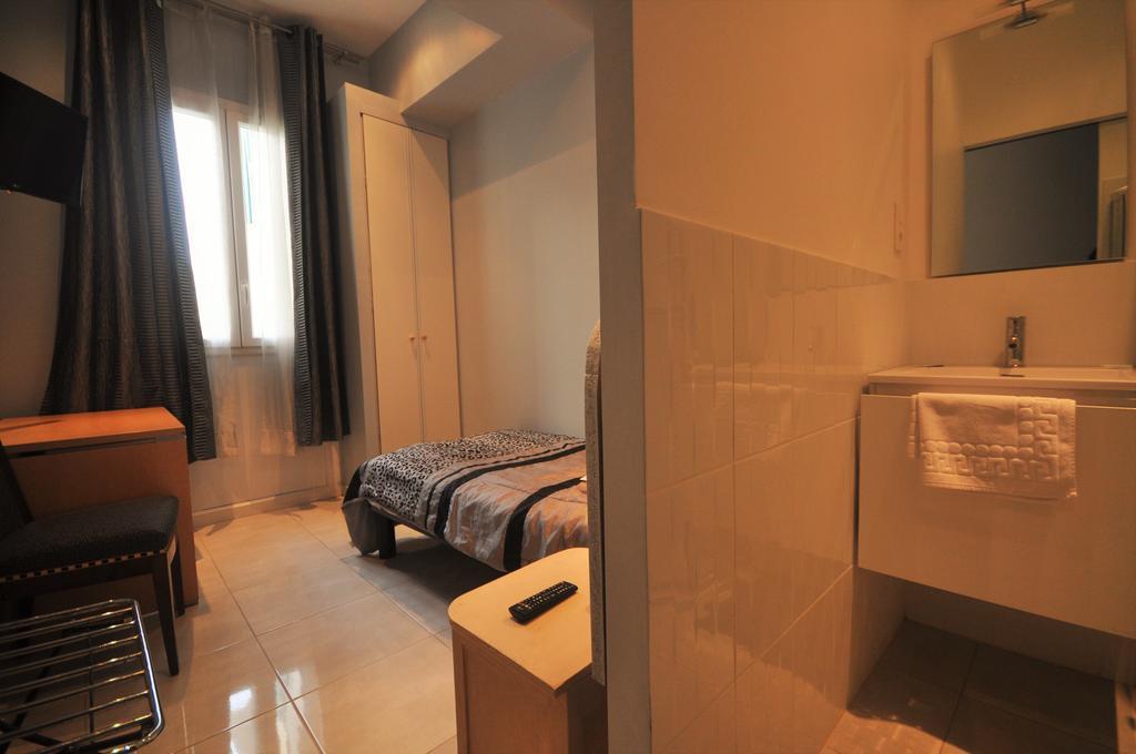 Hotel Carlone Niza Exterior foto