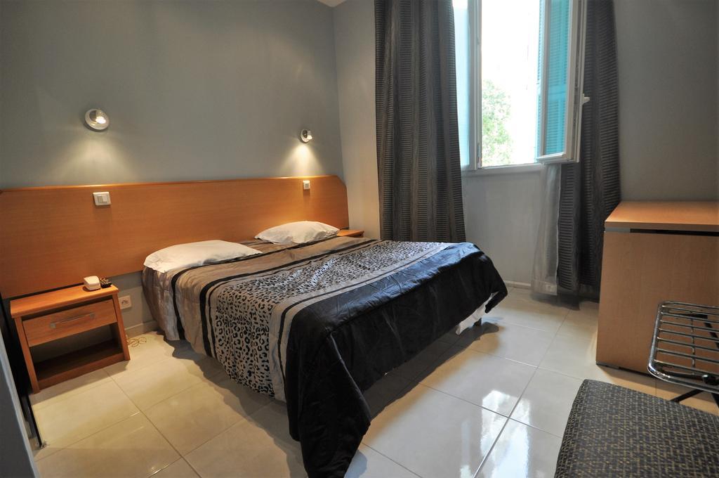 Hotel Carlone Niza Exterior foto