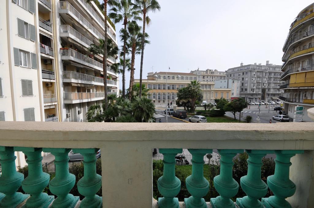 Hotel Carlone Niza Exterior foto