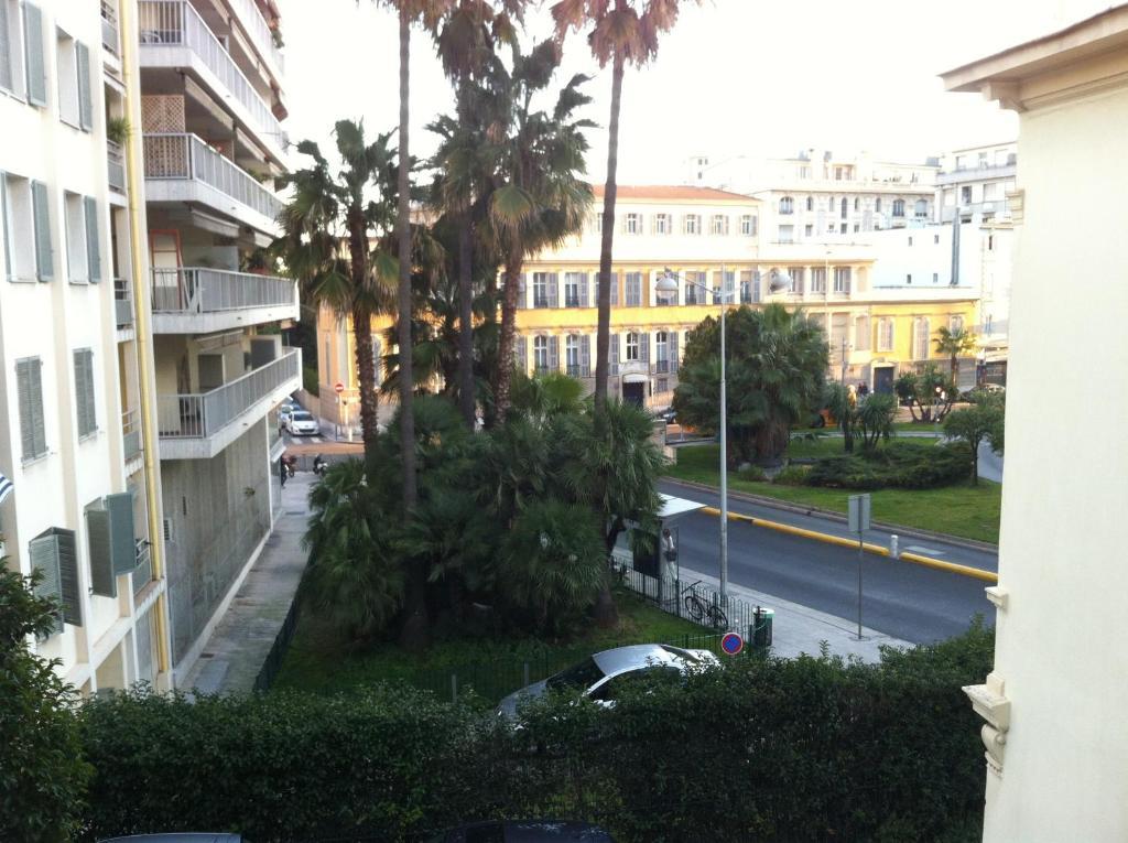 Hotel Carlone Niza Habitación foto