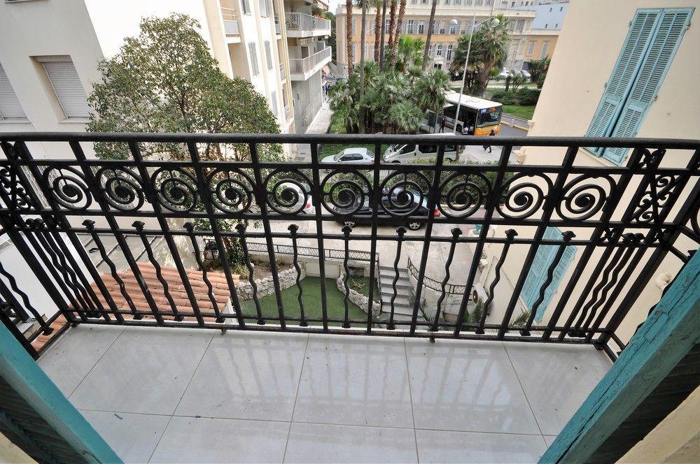 Hotel Carlone Niza Exterior foto