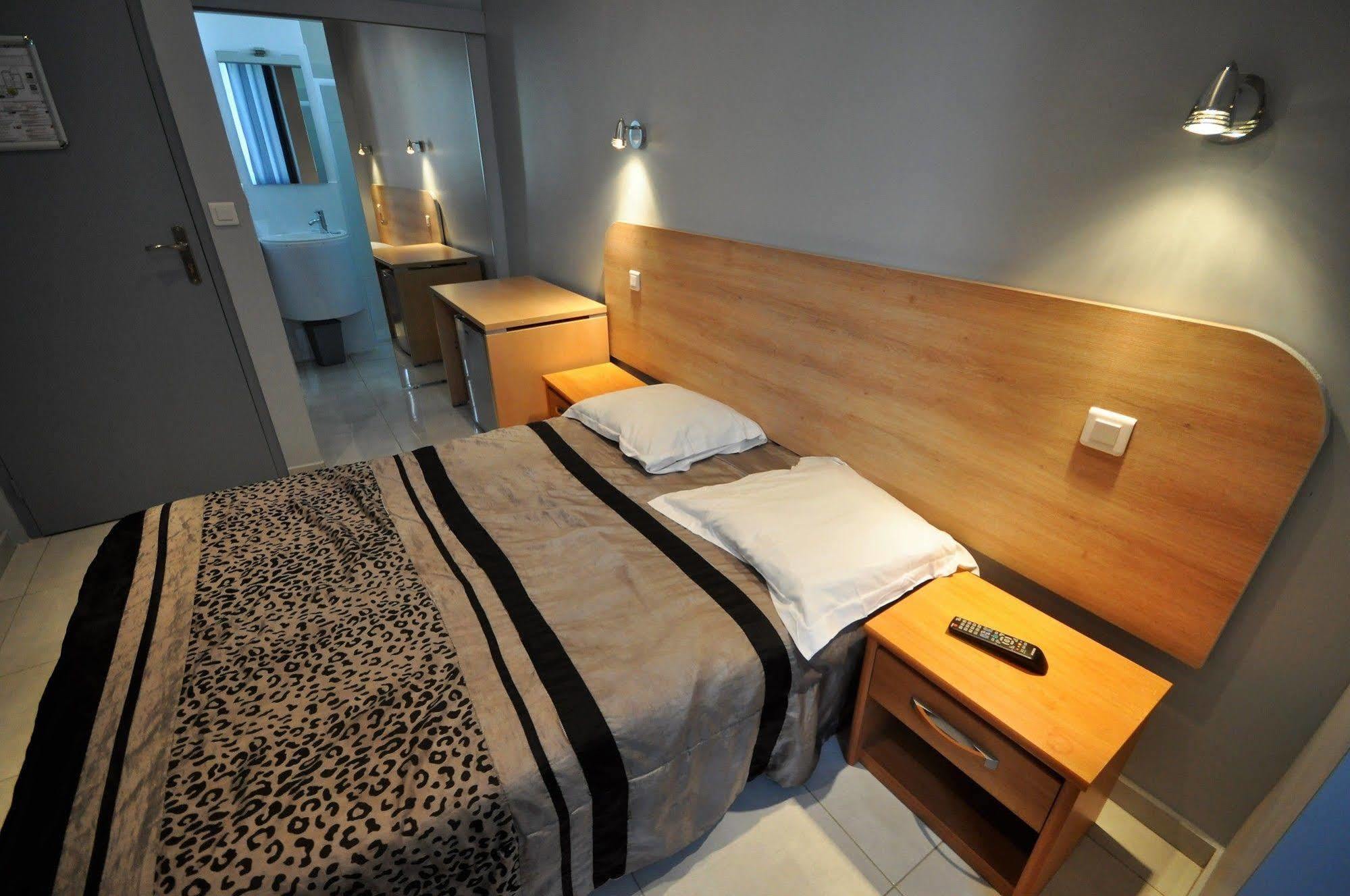 Hotel Carlone Niza Exterior foto