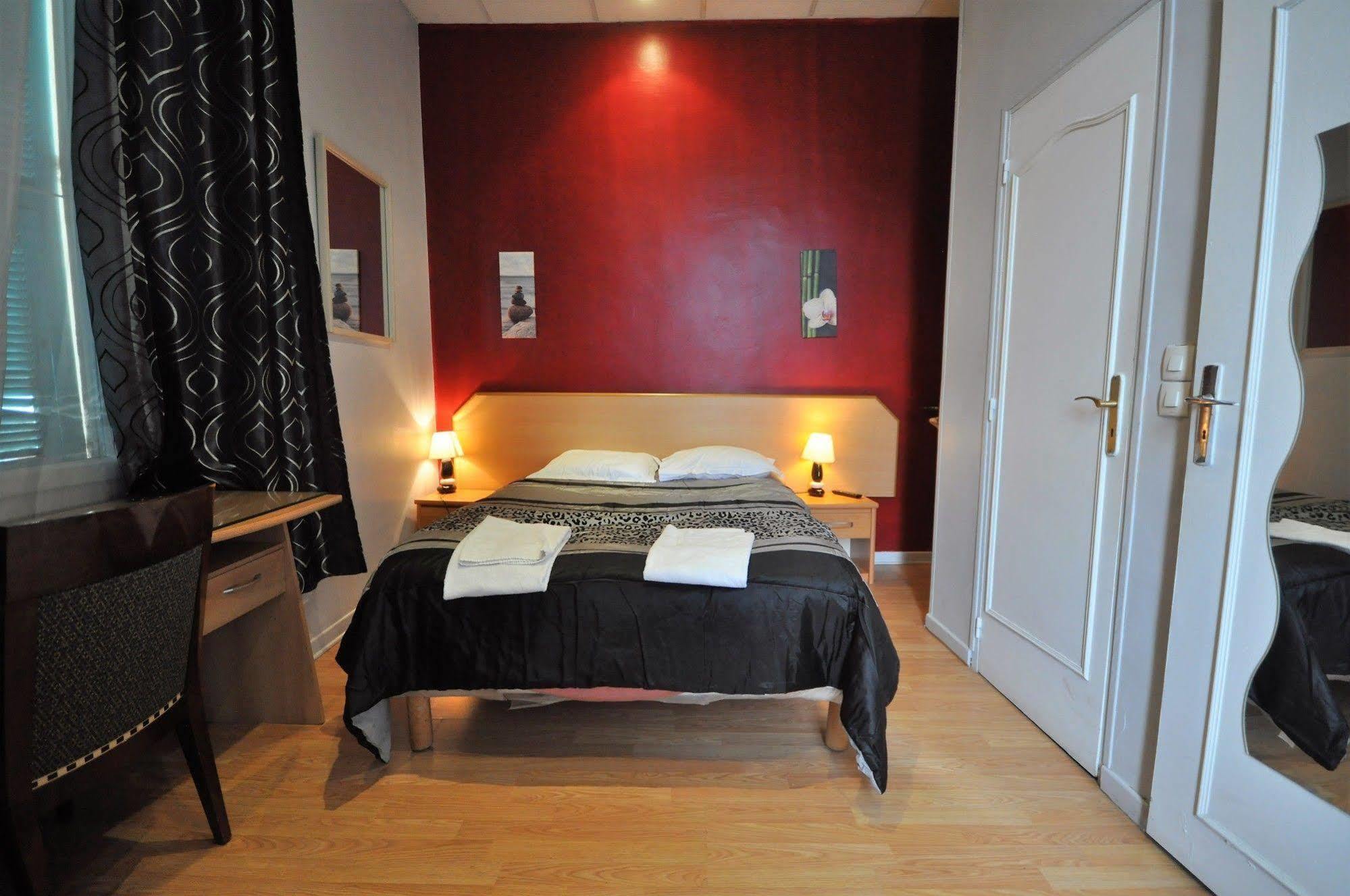 Hotel Carlone Niza Exterior foto