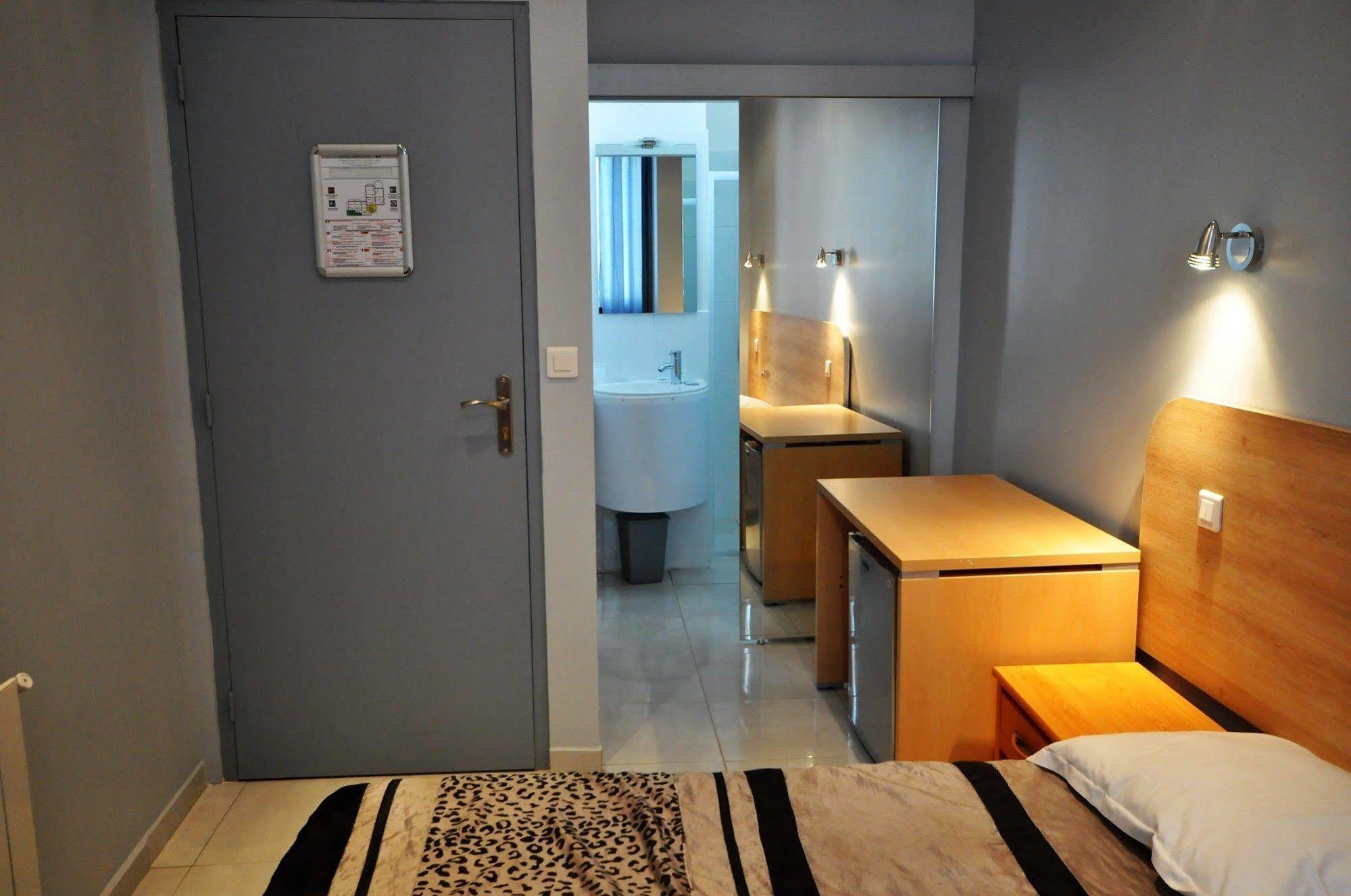 Hotel Carlone Niza Exterior foto